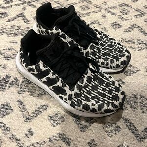 Adidas black and white/grey leopard tennis shoes